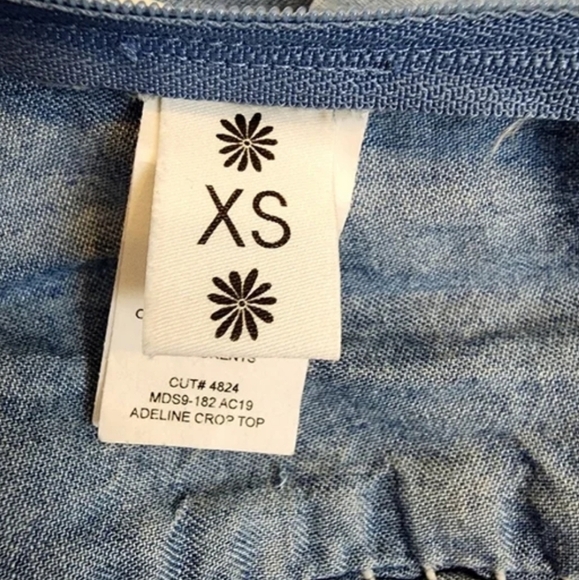 Show Me Your MuMu Chambray Crop Top - Picture 7 of 9